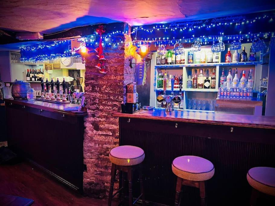 Bear Inn - Bisley Bisley  Luaran gambar